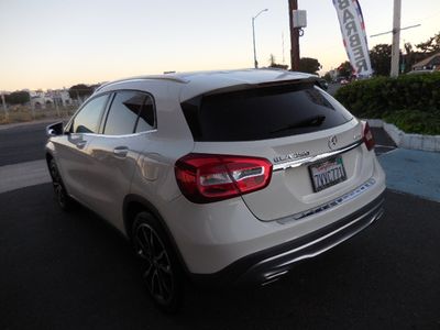 2016 Mercedes-Benz GLA — detail view