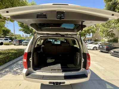 2009 Chevrolet Suburban — photo 9 view