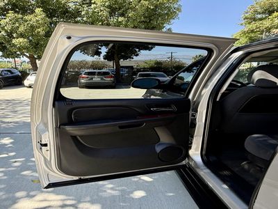 2009 Chevrolet Suburban — photo 20 view