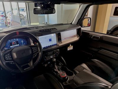 2024 Ford Bronco — photo 8 view