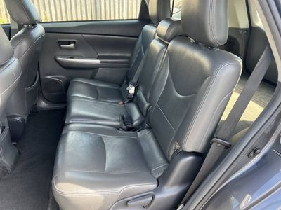 2012 Toyota Prius-v — photo 10 view