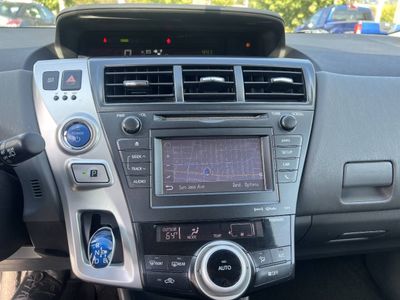 2012 Toyota Prius-v — photo 13 view
