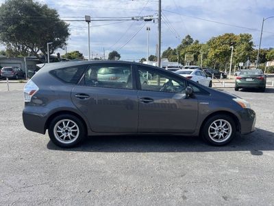 2012 Toyota Prius-v — photo 8 view
