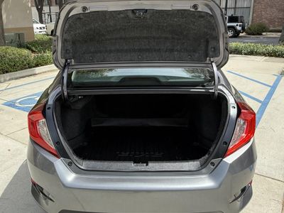 2017 Honda Civic — photo 9 view