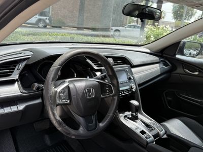 2017 Honda Civic — photo 11 view
