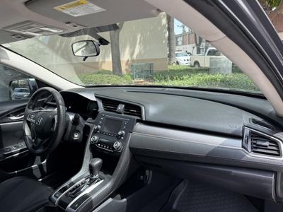 2017 Honda Civic — photo 12 view