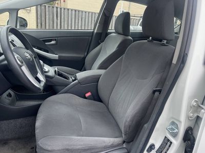 2011 Toyota Prius — photo 7 view