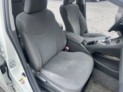2011 Toyota Prius — photo 9 view