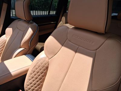 2023 Jeep Grand Cherokee L — photo 13 view