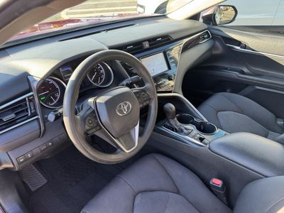 2018 Toyota Camry Hybrid — photo 12 view