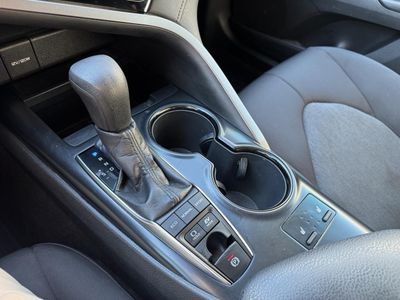 2018 Toyota Camry Hybrid — photo 14 view