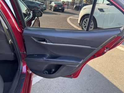 2018 Toyota Camry Hybrid — photo 19 view