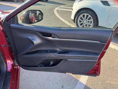 2018 Toyota Camry Hybrid — photo 21 view