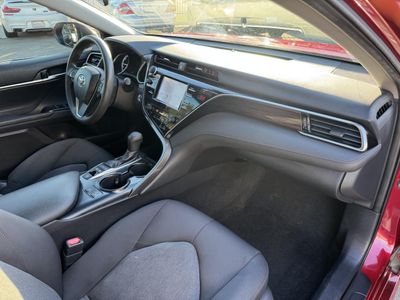 2018 Toyota Camry Hybrid — photo 22 view