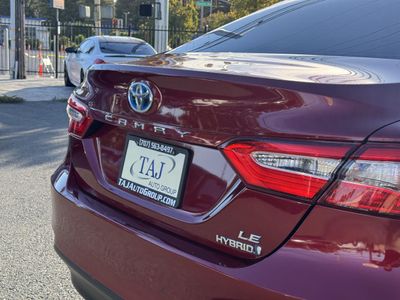 2018 Toyota Camry Hybrid — photo 28 view