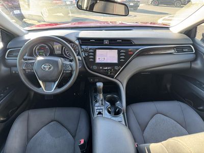 2018 Toyota Camry Hybrid — detail view