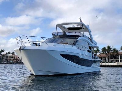 2019 Galeon 640 Fly — rear three-quarter view