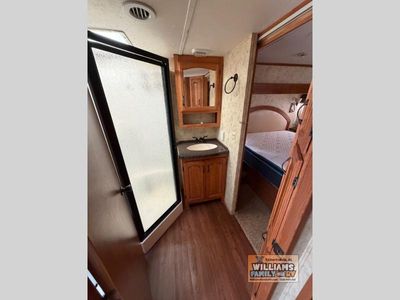 2011 Coachmen Brookstone - Photo 13