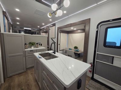 2026 Alliance RV Paradigm - Photo 6