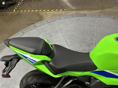 2026 Kawasaki Ninja ZX-6R - Photo 11