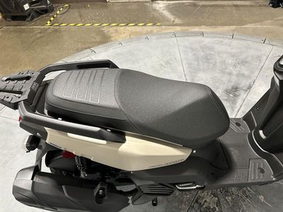 2025 Yamaha Zuma 125 - Photo 11