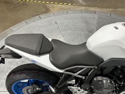 2026 Suzuki GSX-8R - Photo 11