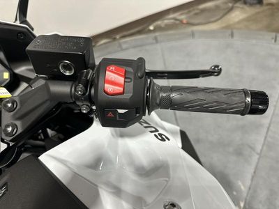 2026 Suzuki GSX-8R - Photo 13