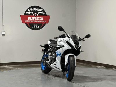 2026 Suzuki GSX-8R - Photo 3