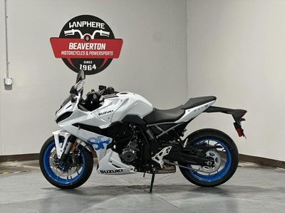 2026 Suzuki GSX-8R - Photo 9