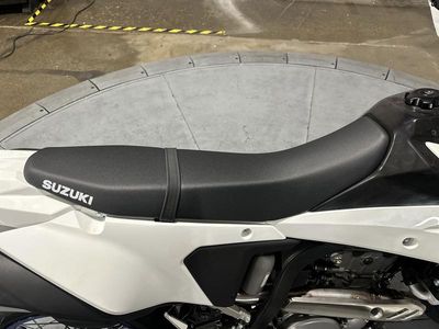 2025 Suzuki DR-Z4SMM5 - Photo 11