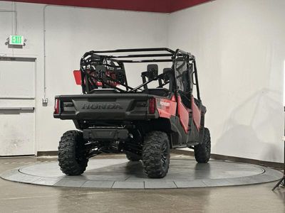 2025 Honda Pioneer 1000-6 Deluxe Crew - Photo 6