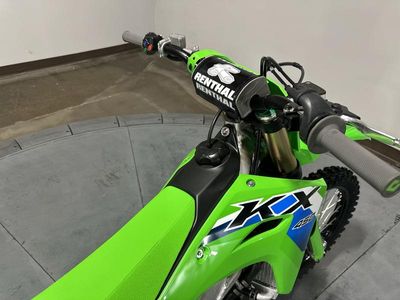 2026 Kawasaki KX450 - Photo 15