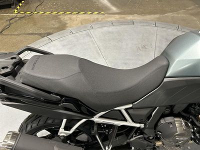 2024 Suzuki V-Strom 800 - Photo 11