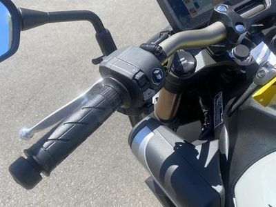2024 Honda CB650R E-Clutch - Photo 7