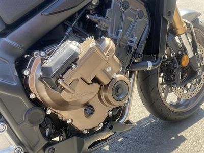 2024 Honda CB650R E-Clutch - Photo 8