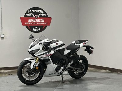 2026 Honda CBR1000RR - Photo 3
