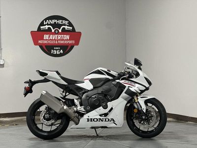 2026 Honda CBR1000RR - Photo 8