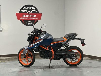2025 KTM 390 Duke - Photo 10