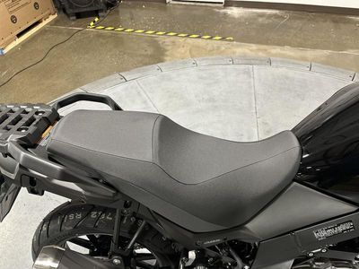 2025 Suzuki V-Strom 650 - Photo 11