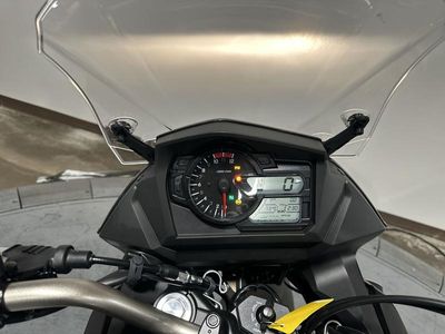 2025 Suzuki V-Strom 650 - Photo 12