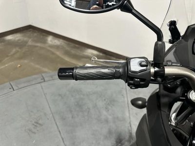 2025 Suzuki V-Strom 650 - Photo 14