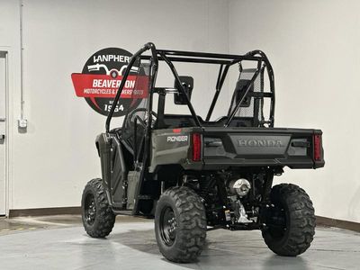2026 Honda Pioneer 520 - Photo 4
