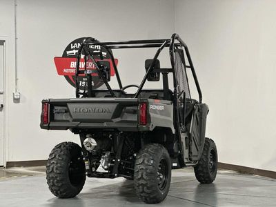 2026 Honda Pioneer 520 - Photo 5