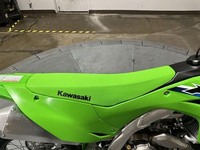 2026 Kawasaki KX450 - Photo 11