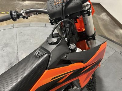 2025 KTM 450 SX-F - Photo 15