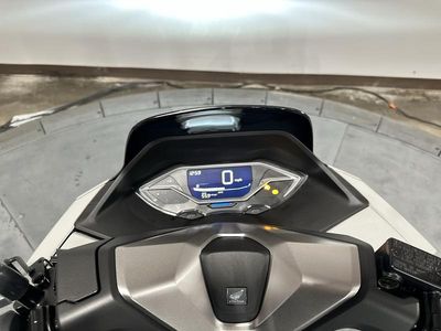 2025 Honda PCX160AS - Photo 12