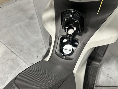 2025 Honda PCX160AS - Photo 15