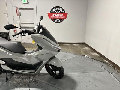 2025 Honda PCX160AS - Photo 10