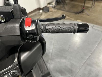 2026 Suzuki Burgman 400 - Photo 13