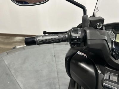 2026 Suzuki Burgman 400 - Photo 14